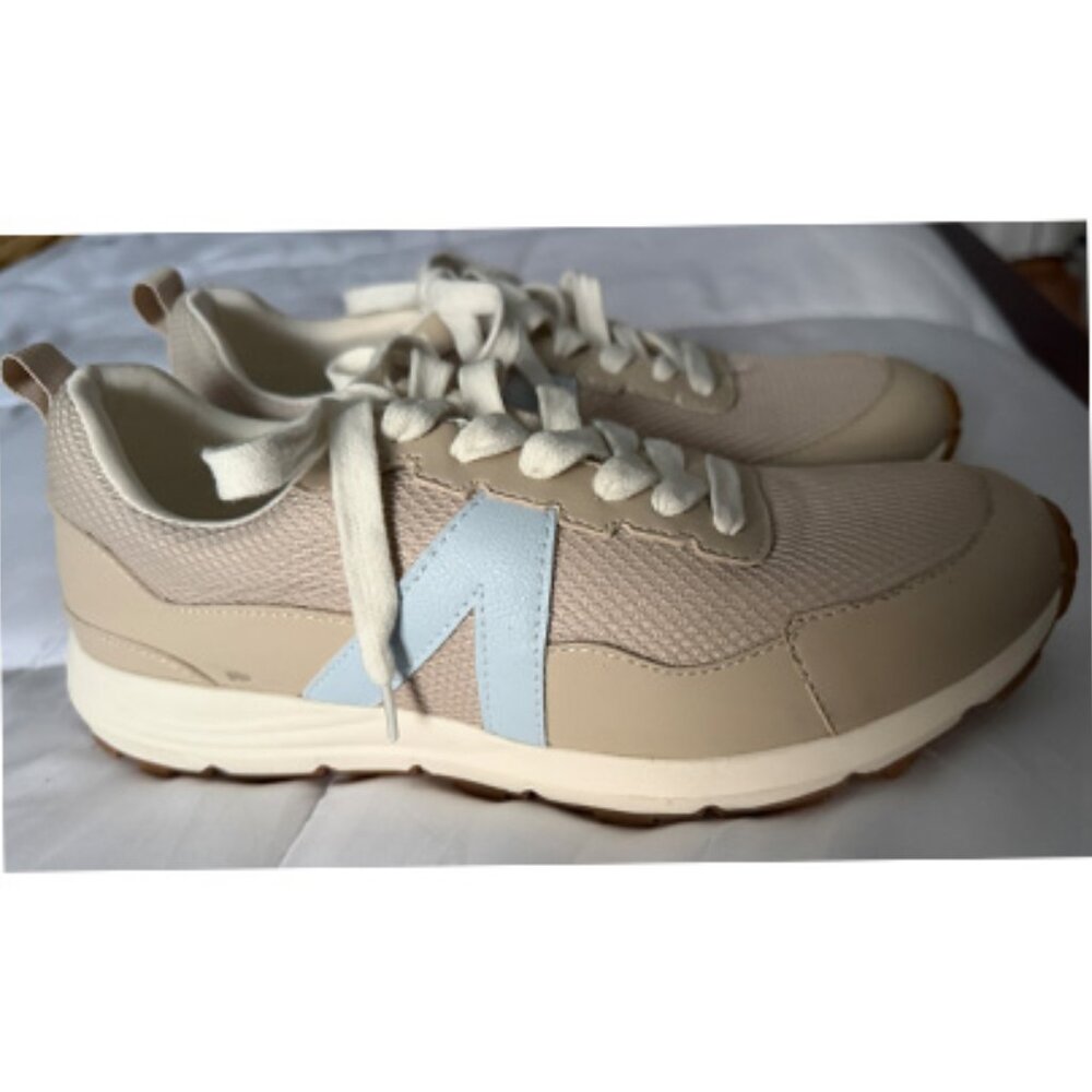 NEW - MIA Womens Krash -  8.5 Beige w/Lt. Blue Stripe -